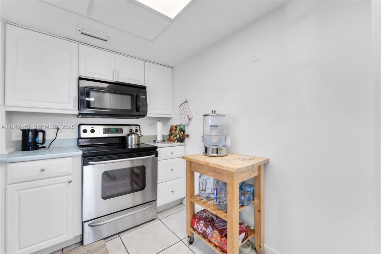 11840 NE 19th Dr, Unit 9, North Miami, FL 33181 Photo