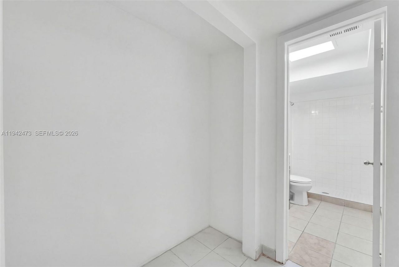 11840 NE 19th Dr, Unit 9, North Miami, FL 33181 Photo