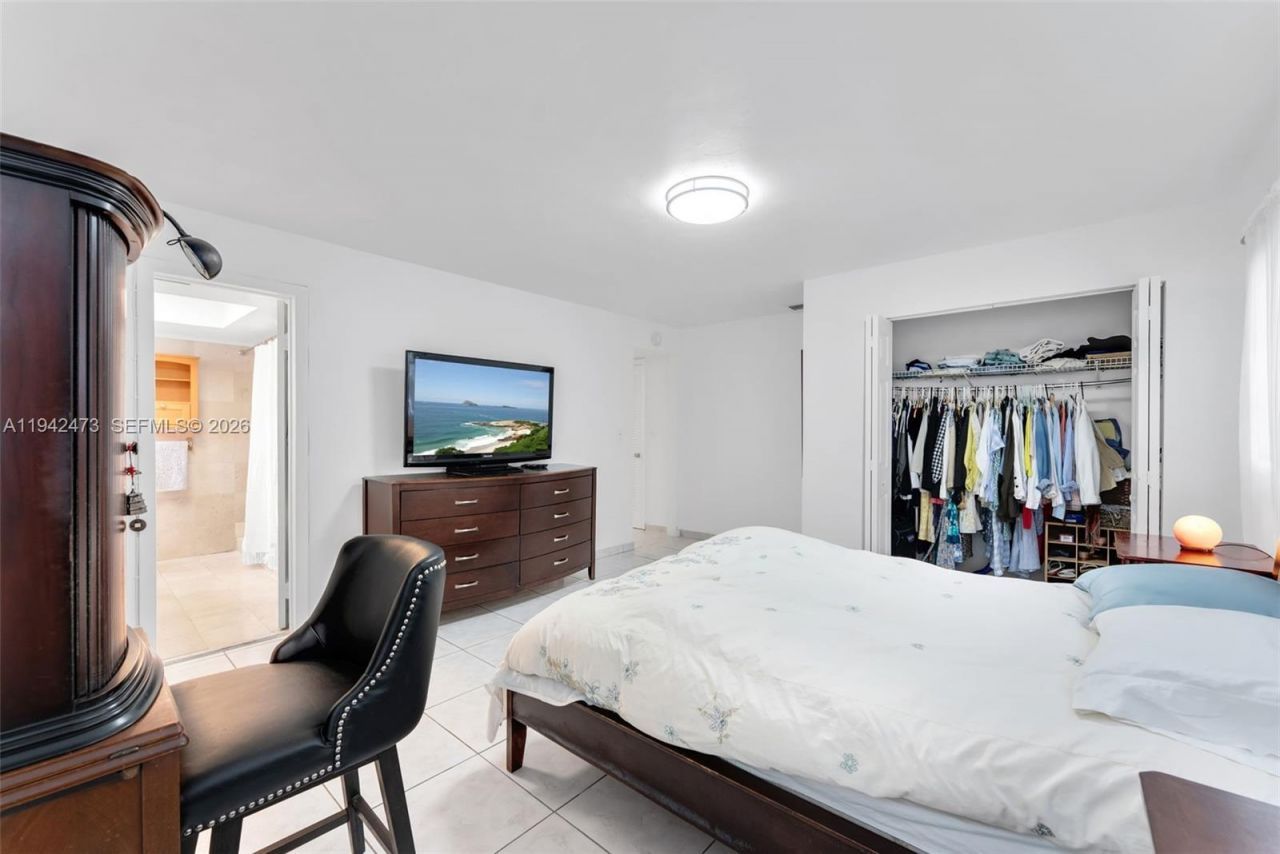 11840 NE 19th Dr, Unit 9, North Miami, FL 33181 Photo