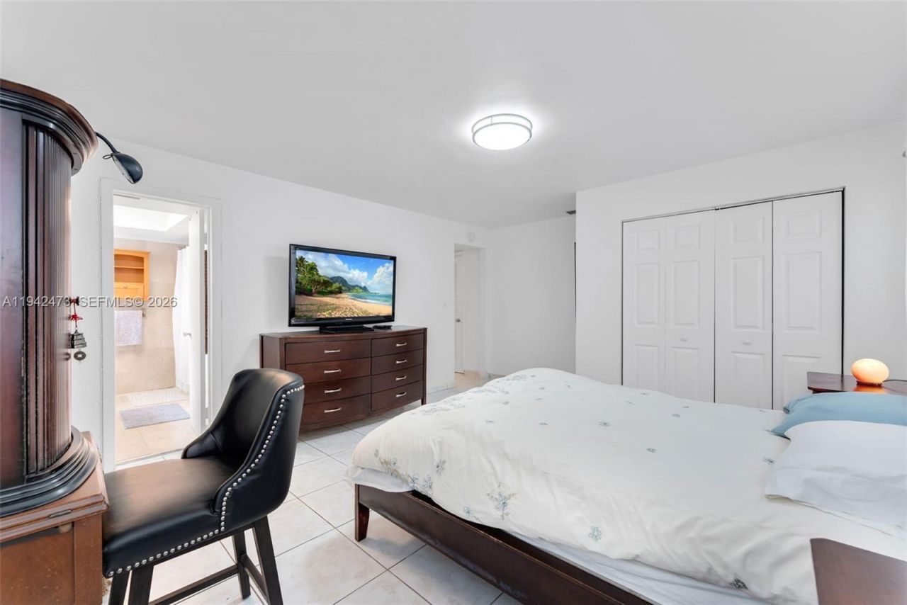 11840 NE 19th Dr, Unit 9, North Miami, FL 33181 Photo