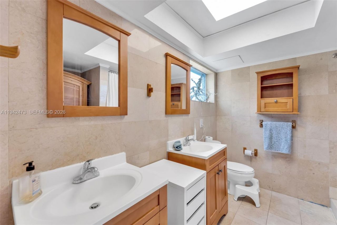 11840 NE 19th Dr, Unit 9, North Miami, FL 33181 Photo