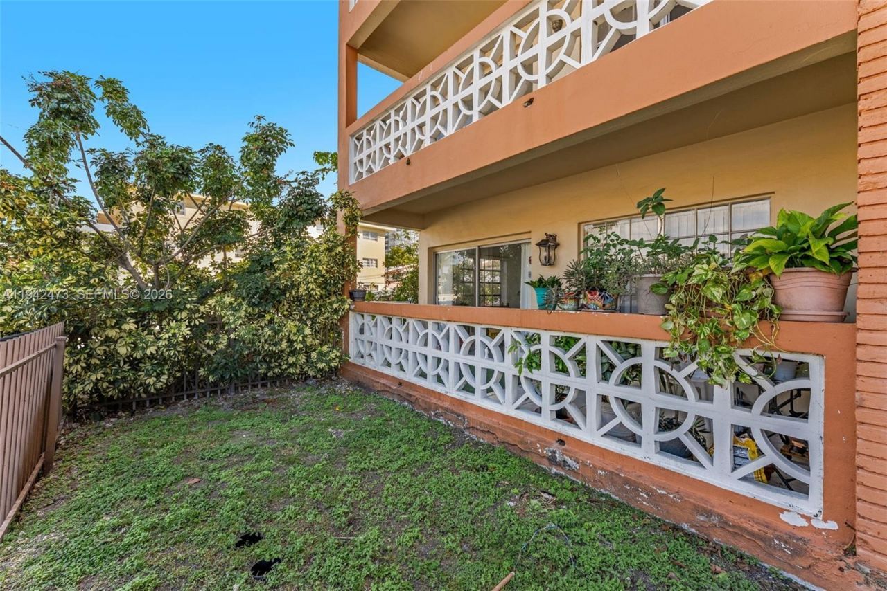 11840 NE 19th Dr, Unit 9, North Miami, FL 33181 Photo