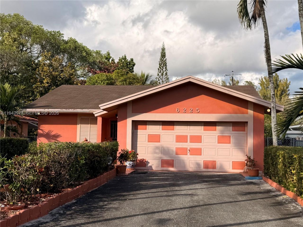 6225 SW 59th St, South Miami, FL 33143 Photo