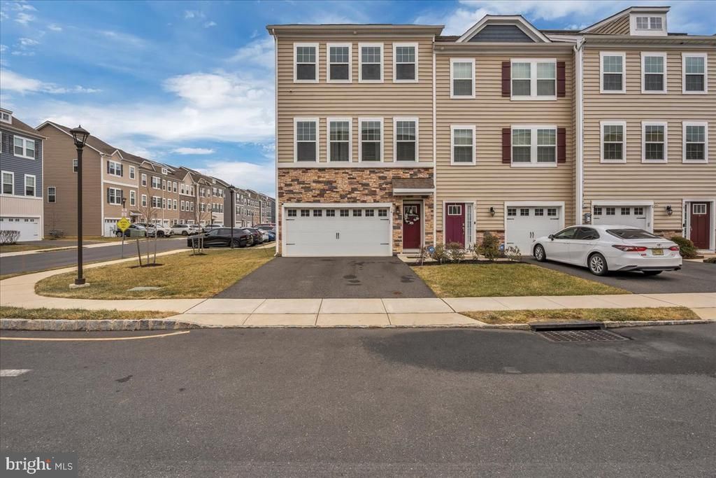 14 Verona Lane, Mount Laurel, NJ 08054 Main Photo