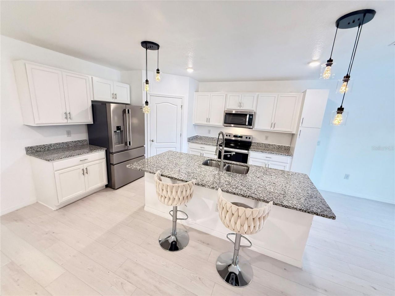 2731 House Finch Road, Harmony, FL 34773 Photo