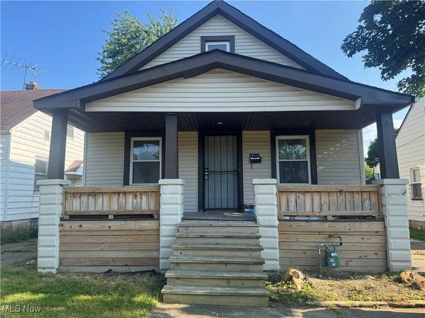 14910 Kingsford Avenue, Cleveland, OH 44128