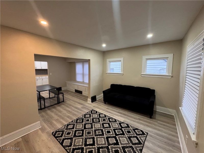 14910 Kingsford Avenue, Cleveland, OH 44128 Photo 2