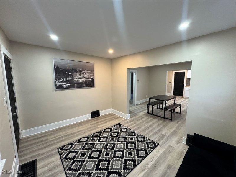 14910 Kingsford Avenue, Cleveland, OH 44128 Photo 3