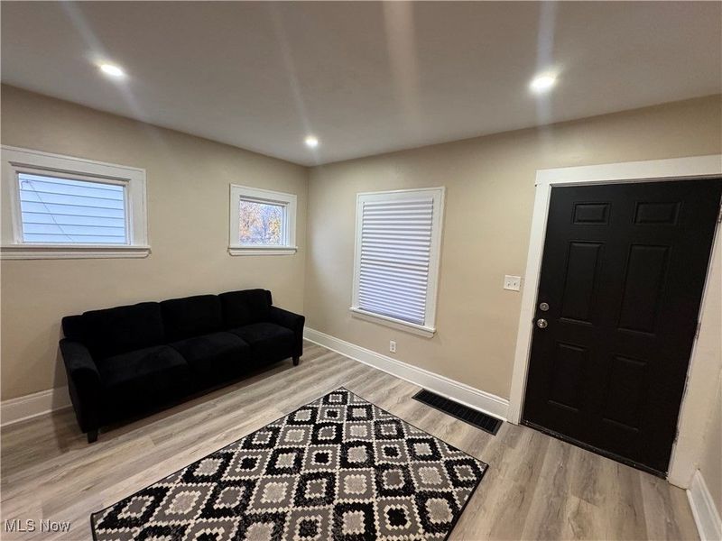 14910 Kingsford Avenue, Cleveland, OH 44128 Photo 7