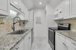 104 Kings Way photo 4