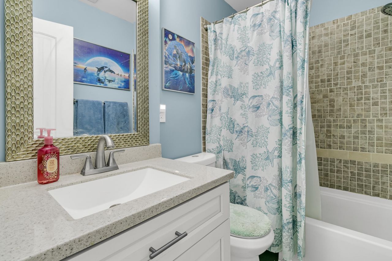 104 Kings Way Photo 36