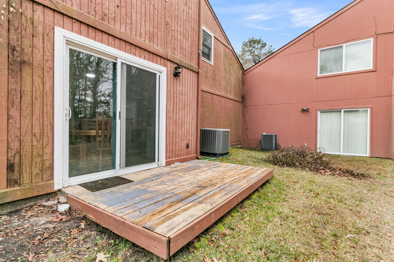 104 Kings Way Photo 39