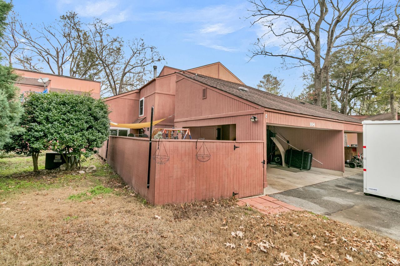 104 Kings Way Photo 4