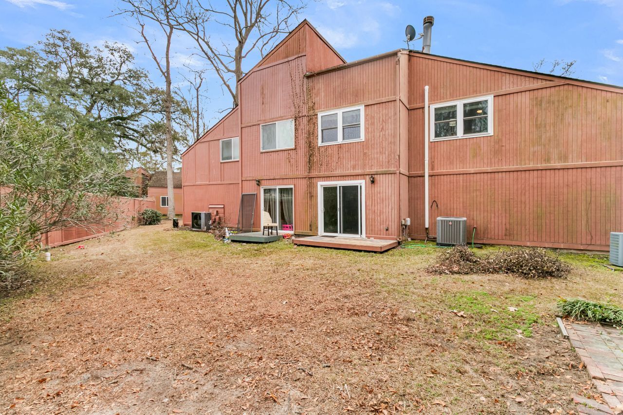 104 Kings Way Photo 40