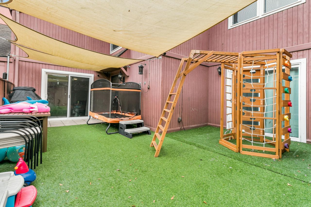 104 Kings Way Photo 9