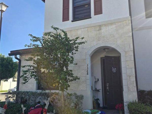 3368 W 105th Ter, Hialeah, FL 33018