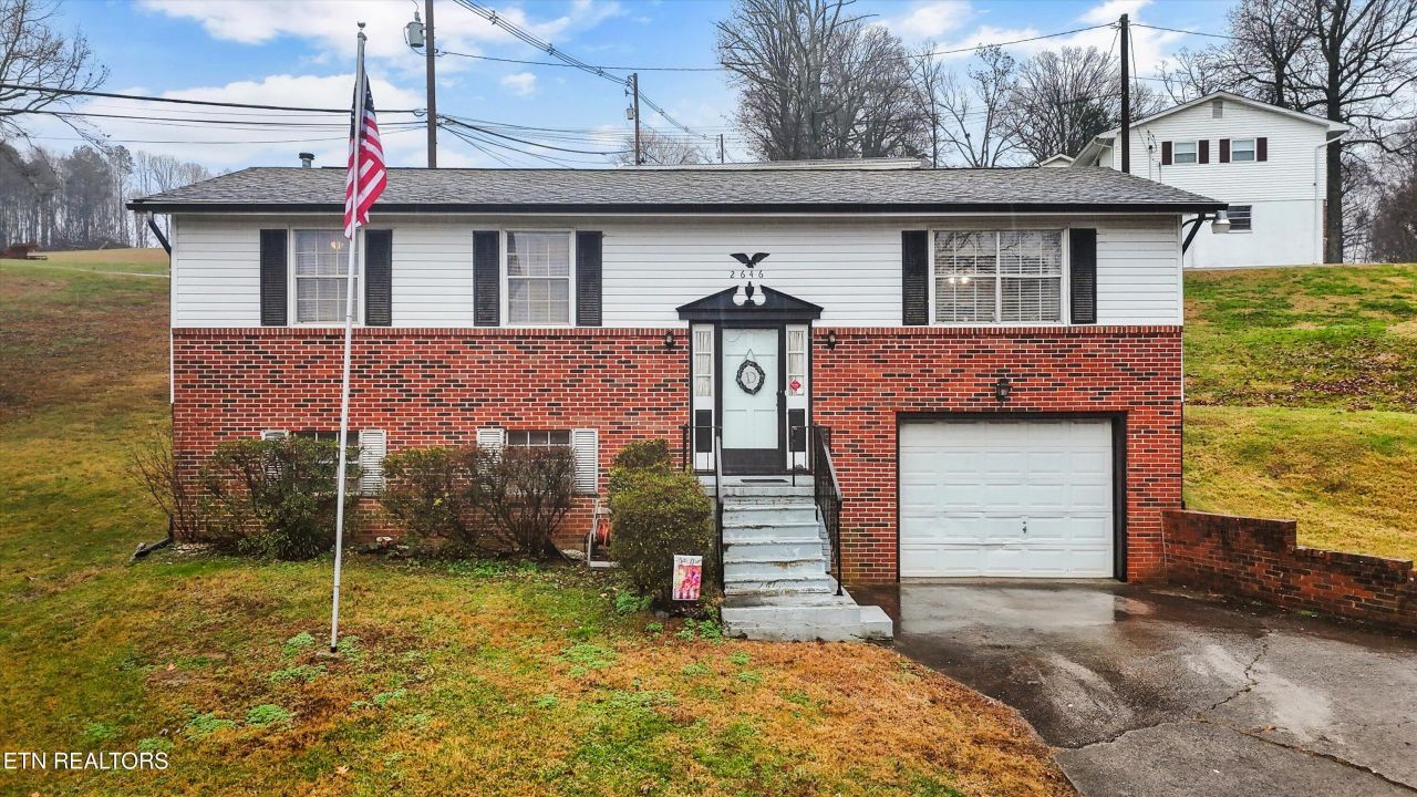 2646 May Ave, Maryville, TN 37804 Main Photo