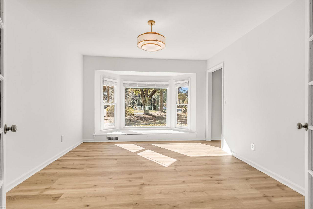 404 Hobcaw Drive Photo 11