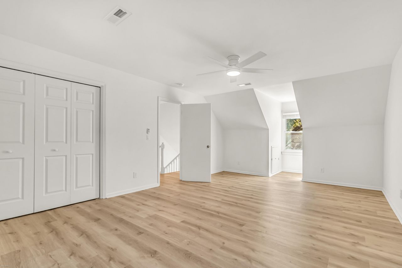 404 Hobcaw Drive Photo 15