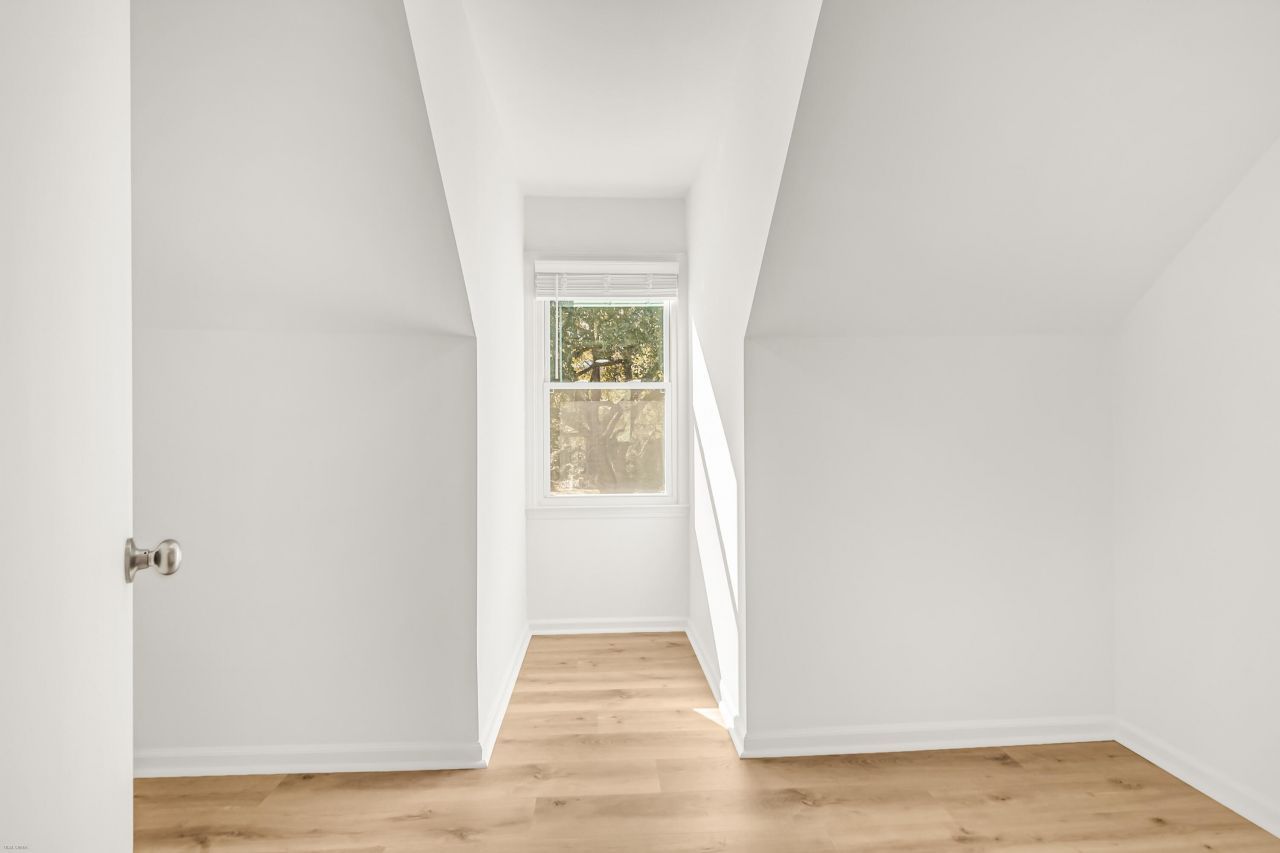 404 Hobcaw Drive Photo 17