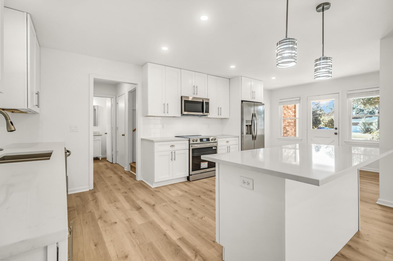 404 Hobcaw Drive Photo 4