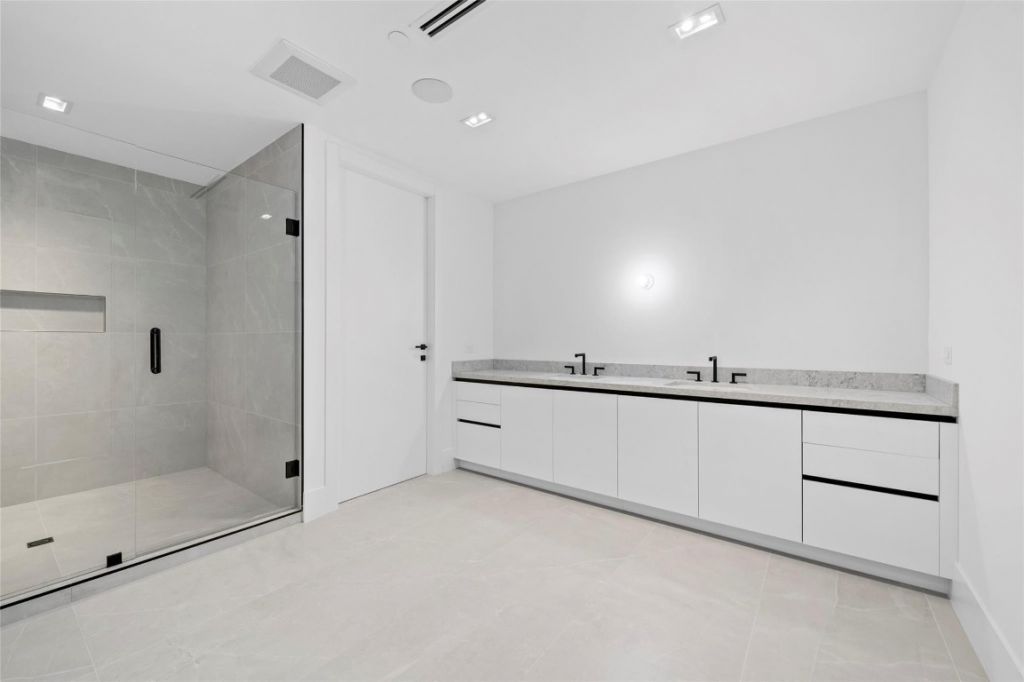 160 Isle Of Venice Drive, Unit 302, Fort Lauderdale, FL 33301 Photo