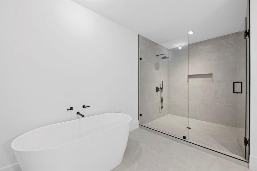 160 Isle Of Venice Drive, Unit 302, Fort Lauderdale, FL 33301 Photo