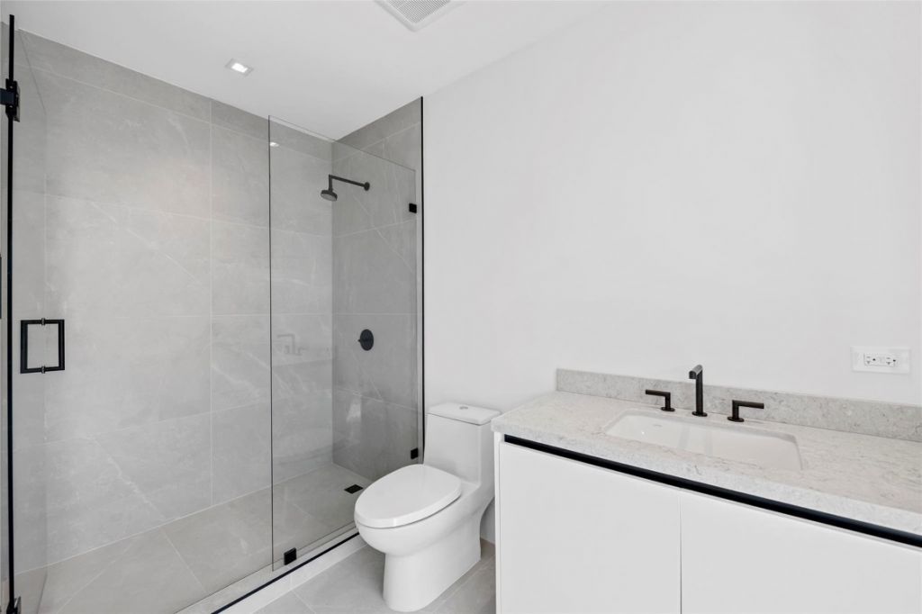 160 Isle Of Venice Drive, Unit 302, Fort Lauderdale, FL 33301 Photo