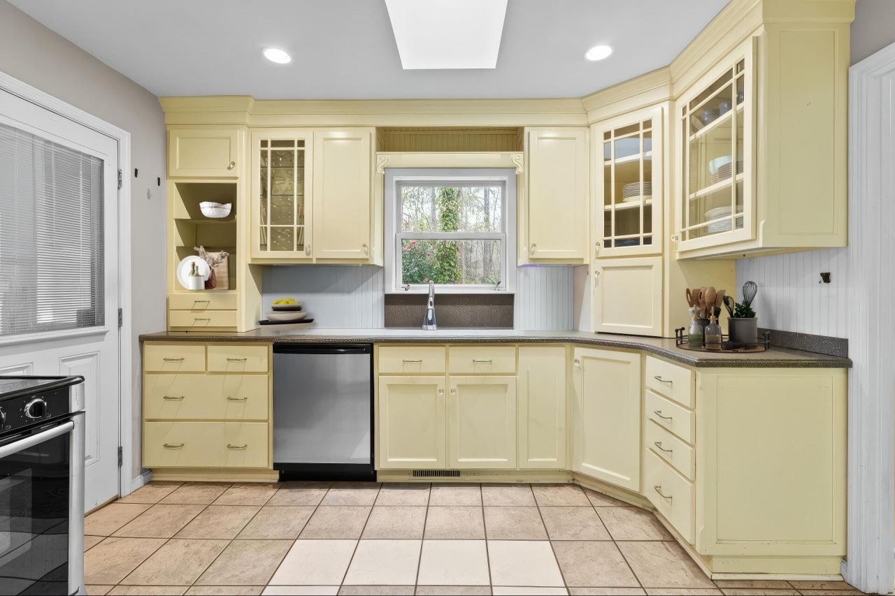 245 Kingrail Lane Photo 17