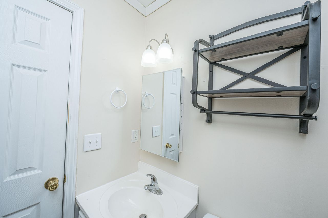 185 Monitor Circle Photo 15