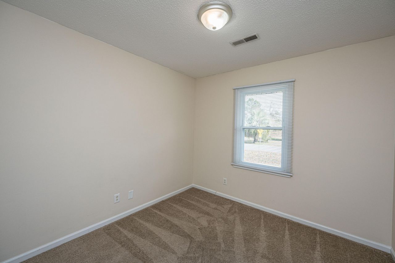 185 Monitor Circle Photo 17