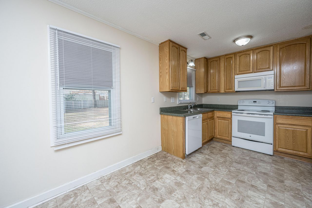 185 Monitor Circle Photo 7