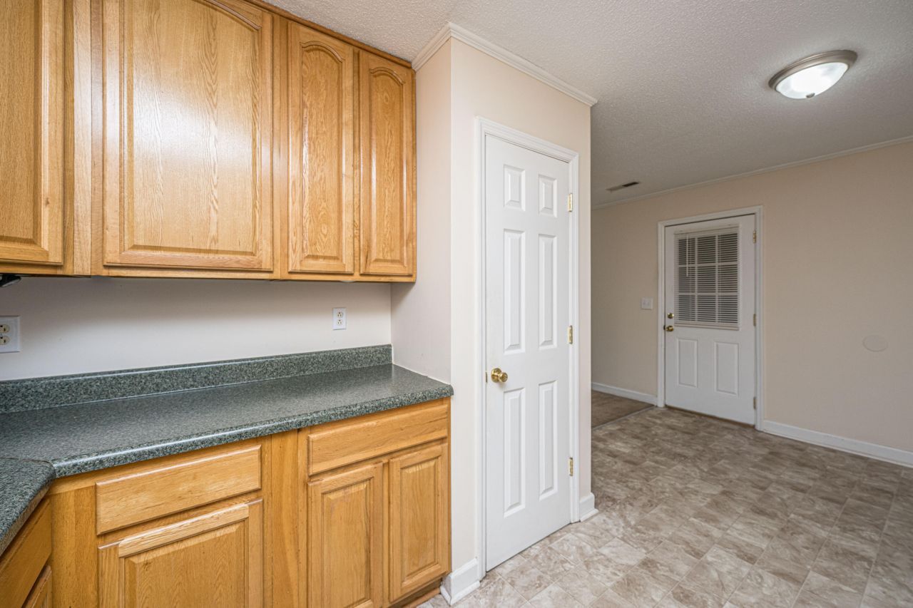 185 Monitor Circle Photo 9