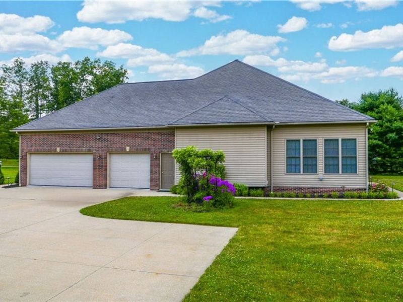 11383 Rolling Meadows Drive, Garrettsville, OH 44231 Photo 2