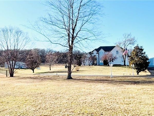 414 S Borgman Road, Buckner, MO 64016