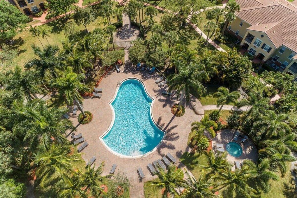 10360 Fox Trail Road S, Unit 1613, Royal Palm Beach, FL 33411 Photo