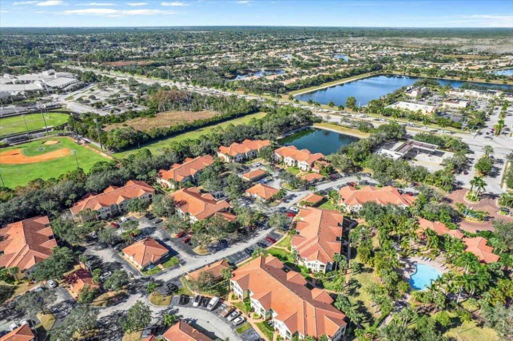 10360 Fox Trail Road S, Unit 1613, Royal Palm Beach, FL 33411 Photo