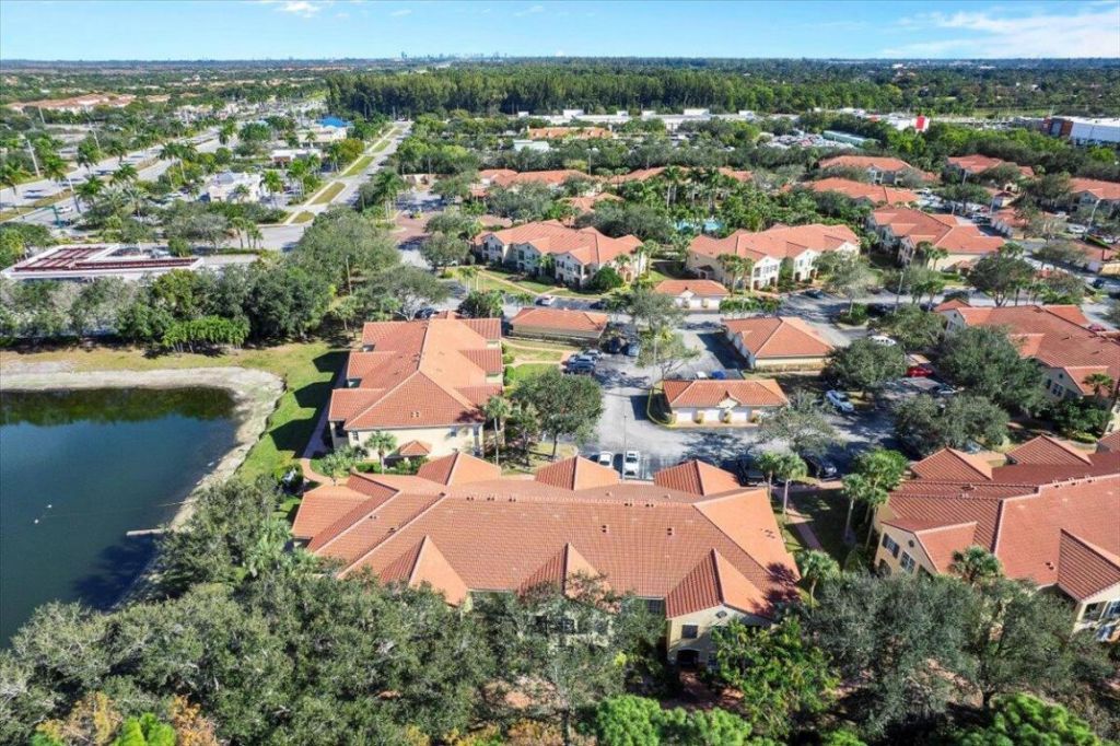 10360 Fox Trail Road S, Unit 1613, Royal Palm Beach, FL 33411 Photo