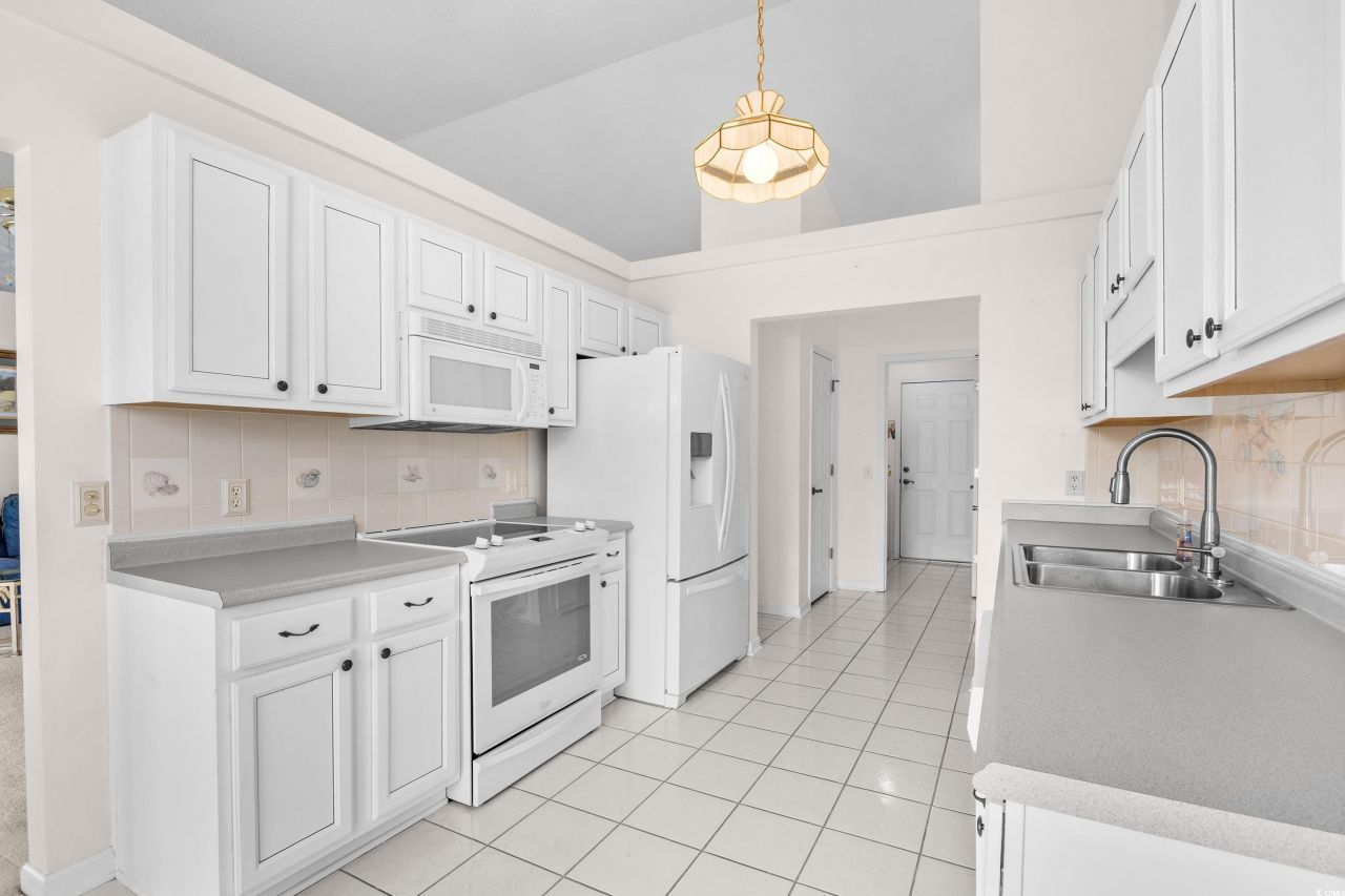 1744 Starbridge Dr. Photo 11