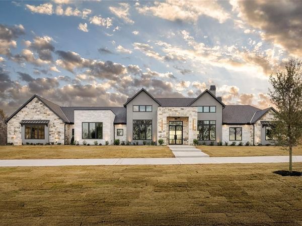 204 Dan Russell Bend, Weatherford, TX 76087