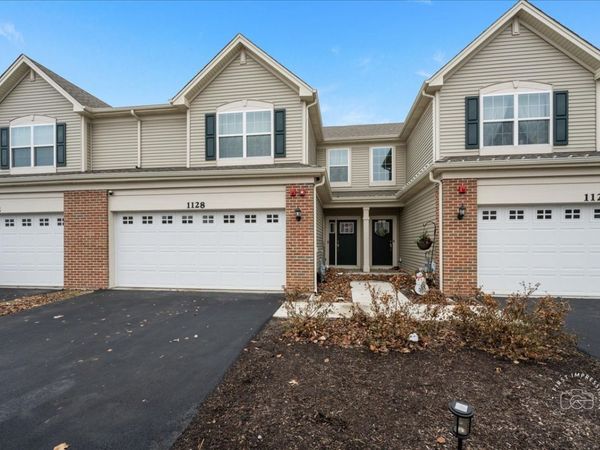 1128 Hawk Hollow Drive, Yorkville, IL 60560