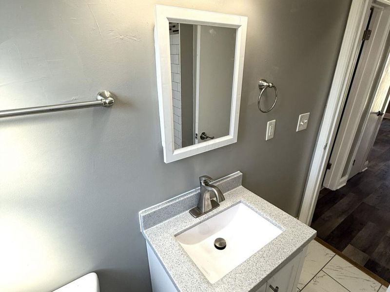 667 S Oakley Avenue, Columbus, OH 43204 Photo 12