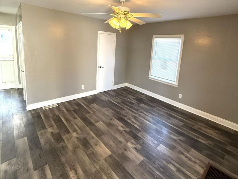 667 S Oakley Avenue, Columbus, OH 43204 Photo 7