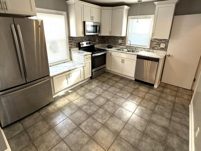 667 S Oakley Avenue, Columbus, OH 43204 Photo 9