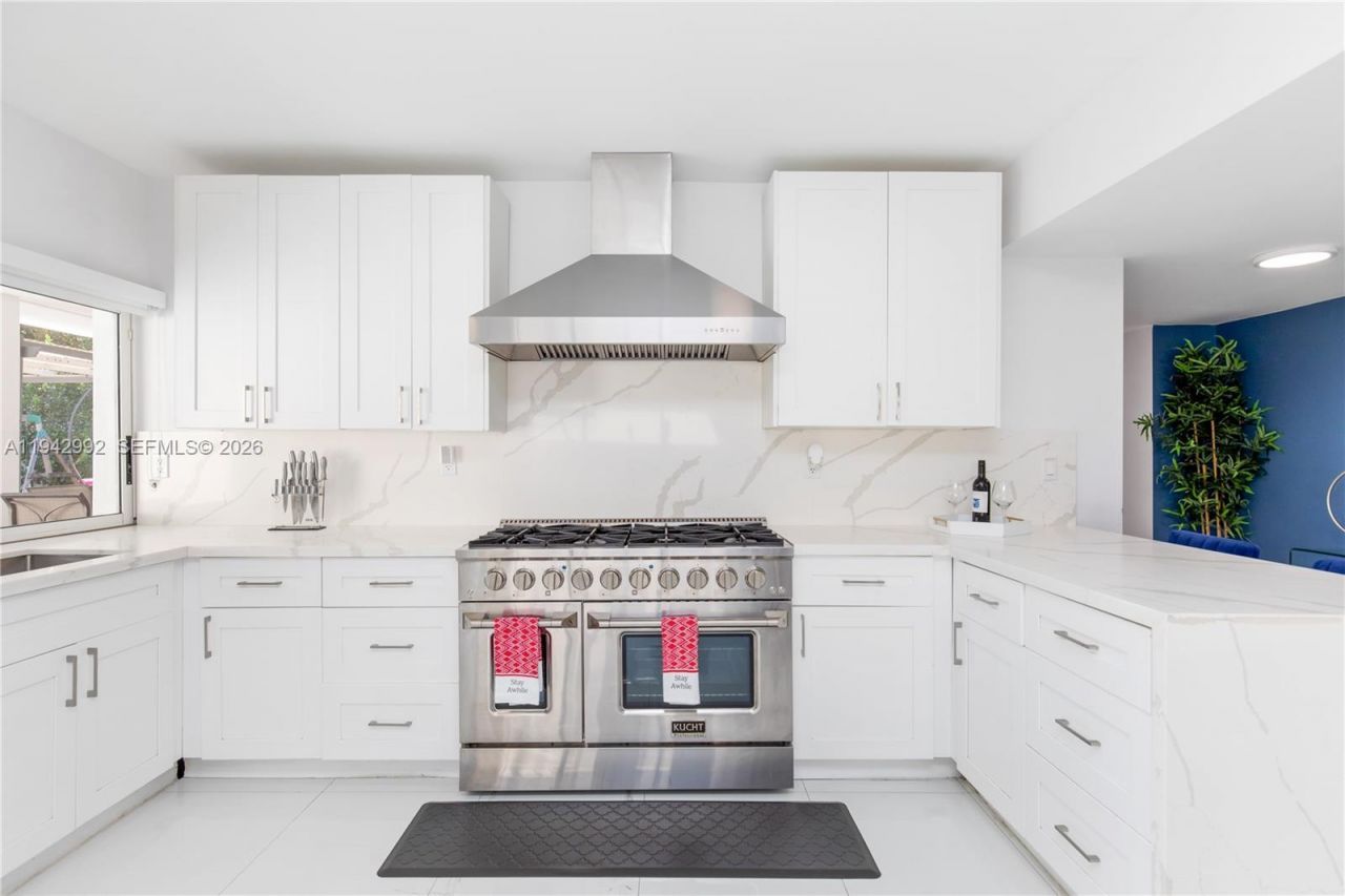 18555 SW 83rd Pl , Cutler Bay, FL 33157 Photo