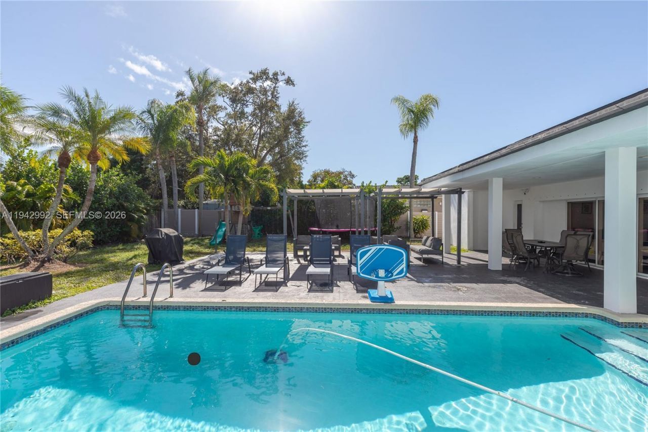 18555 SW 83rd Pl , Cutler Bay, FL 33157 Photo