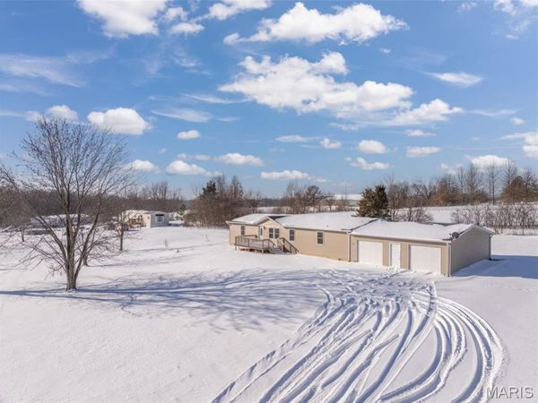 21 Green Valley Drive, Elsberry, MO 63343