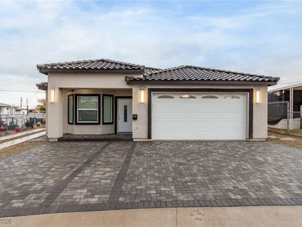 6132 Glacier Avenue, Las Vegas, NV 89156