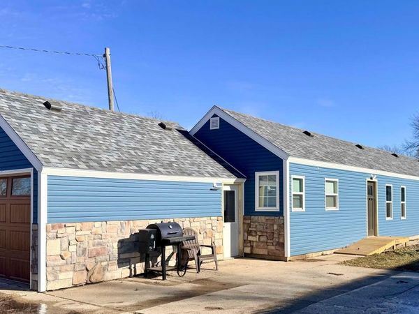 303 LAKESHORE DR, Lakeside, IA 50588