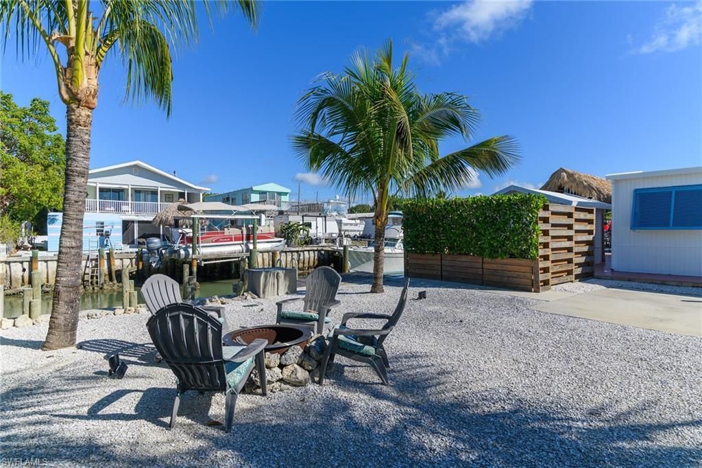 639 Palm Ave, Goodland, FL 34140 Photo